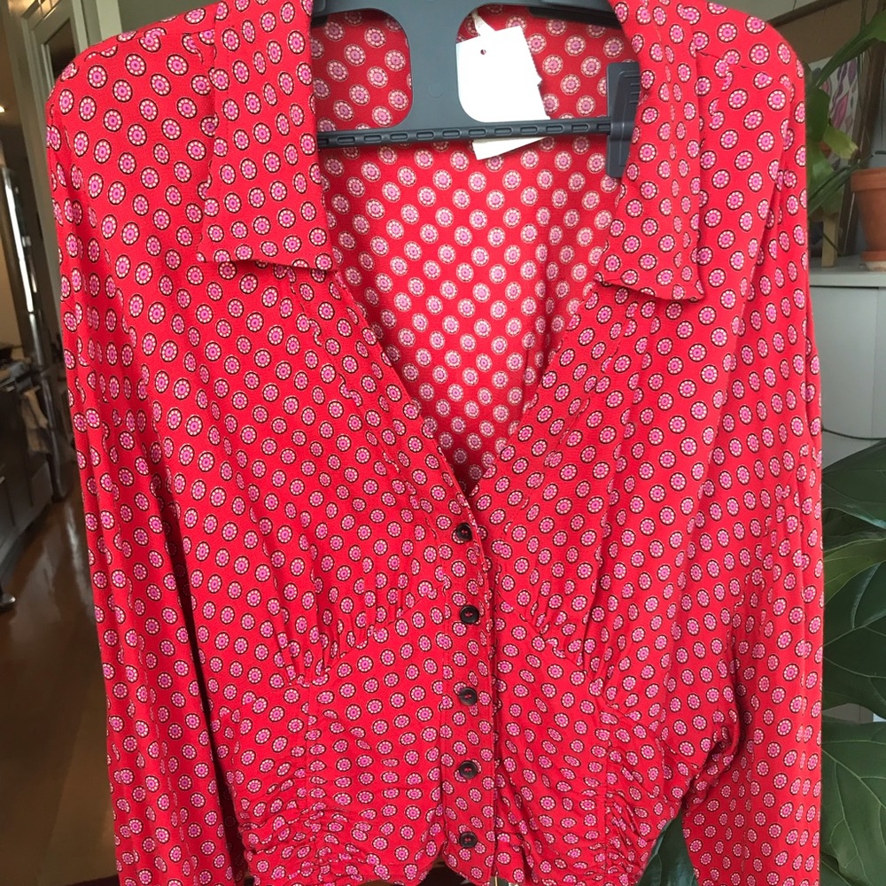 Free People button front blouse!